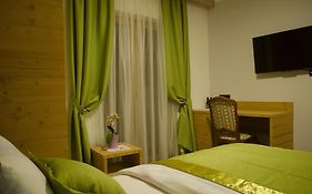Guest House Gostisce Jutrisa